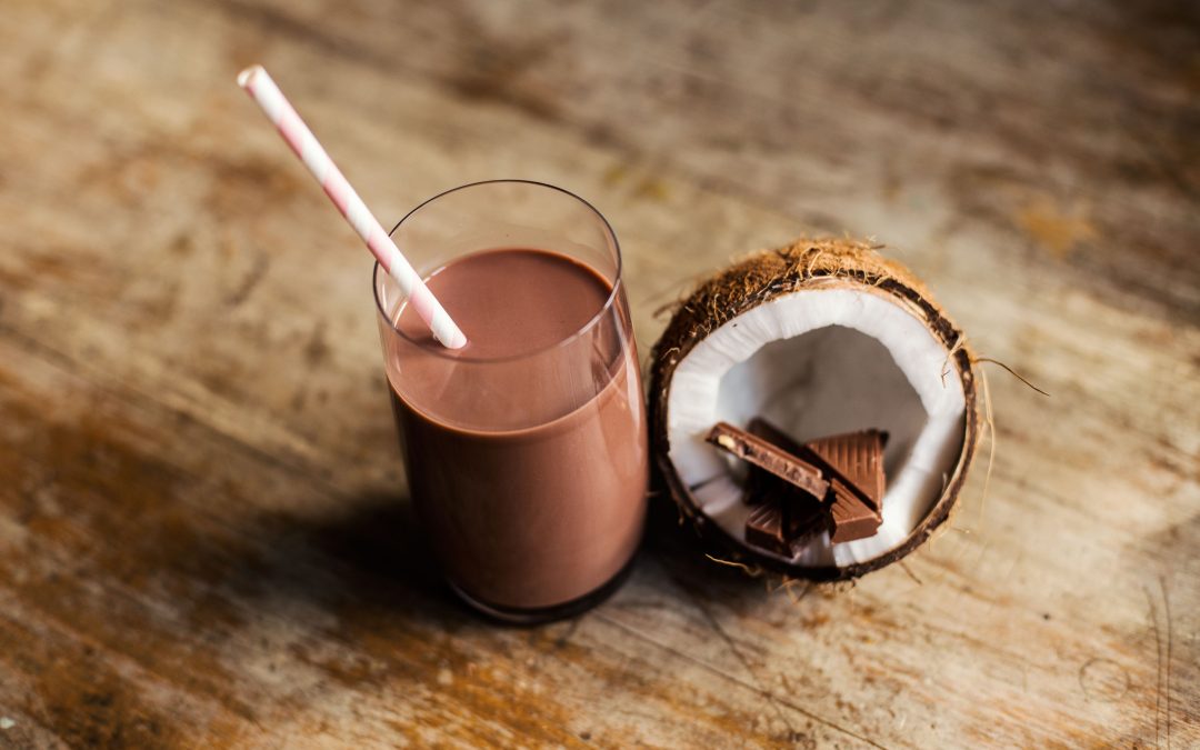 Čokoládovo-kokosové smoothie s ďatľami