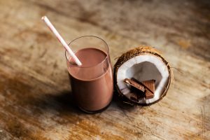 čokoládovo-kokosové smoothie  s ďatľami
